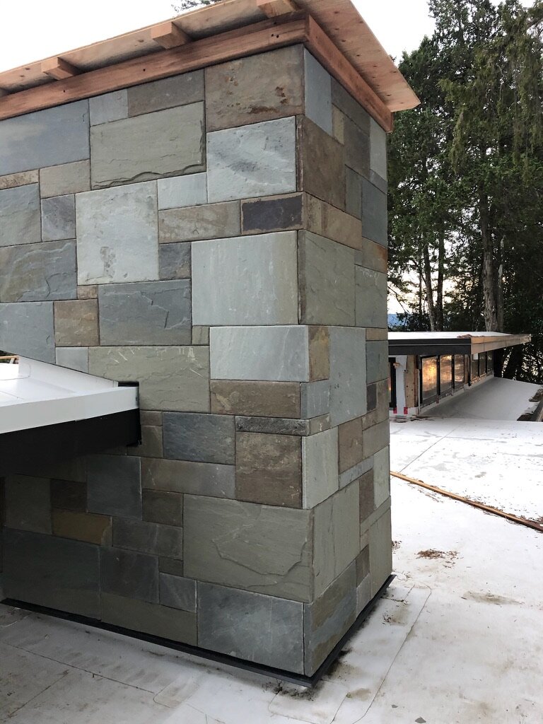 Corner detail of flagstone chimney cladding