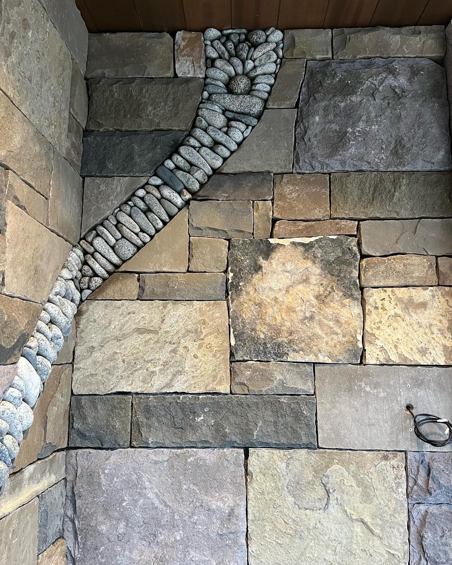 Pebble inlay pattern