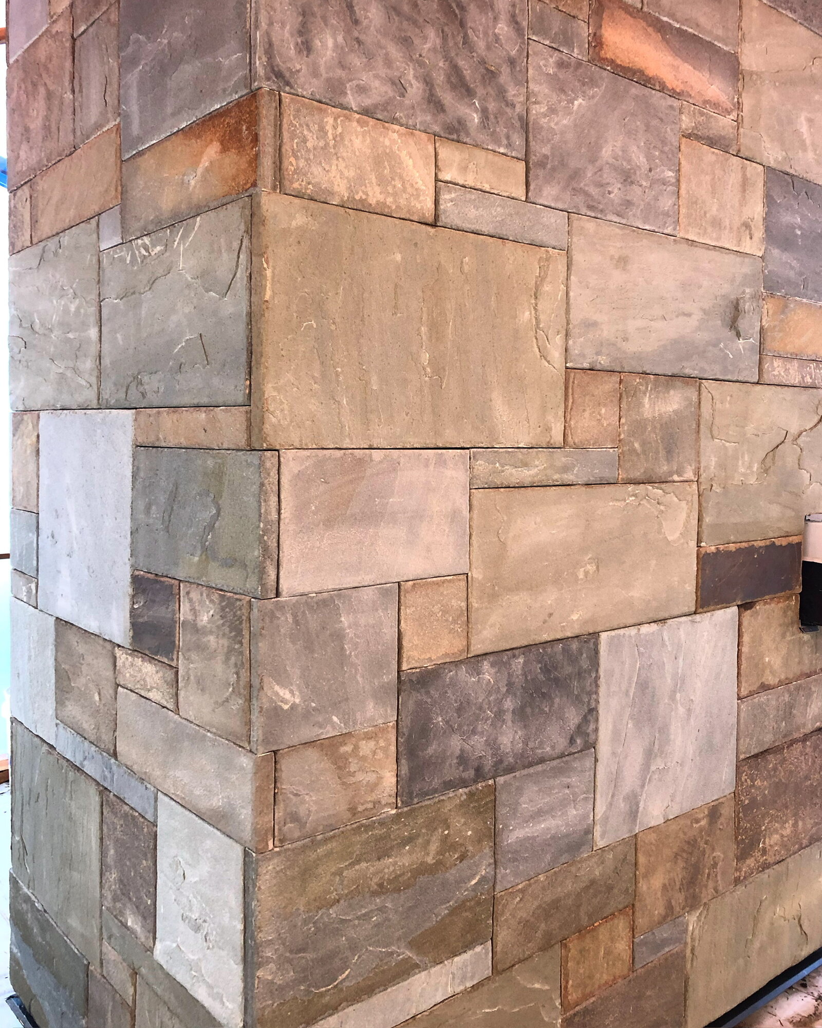 Flagstone pillar cladding corner detail